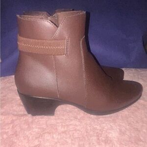 Clarks Rich Brown Ankle Boots size 10.